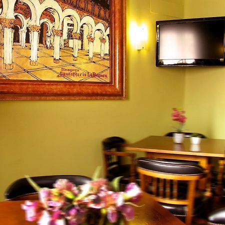 Hostal Los Guerreros Toledo Exteriör bild